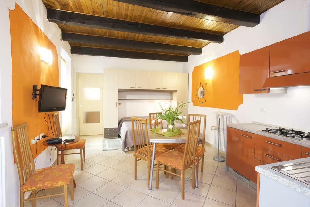 Aparthotel Residenza Pesce D'Oro Verbania Esterno foto